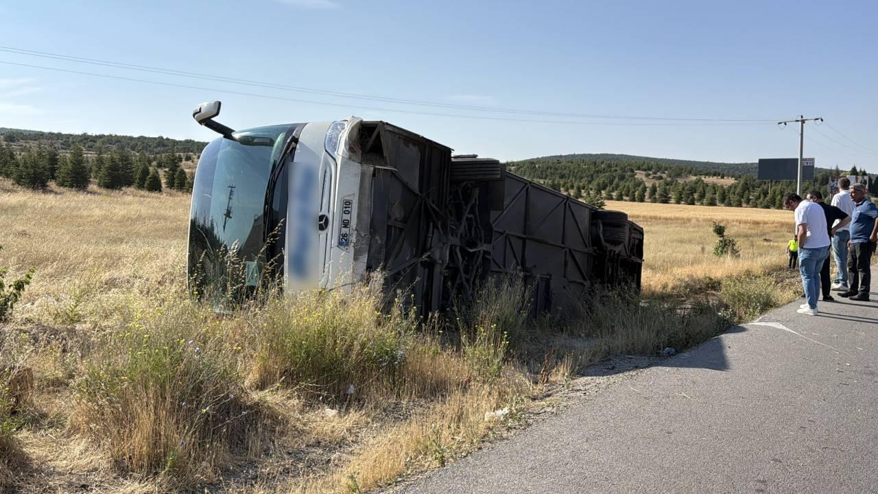 Eskişehir'de yolcu otobüsü devrildi: 24 yaralı