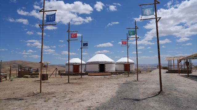 Ankara'da kurulan "oba" kültürel mirası geleceğe aktarıyor