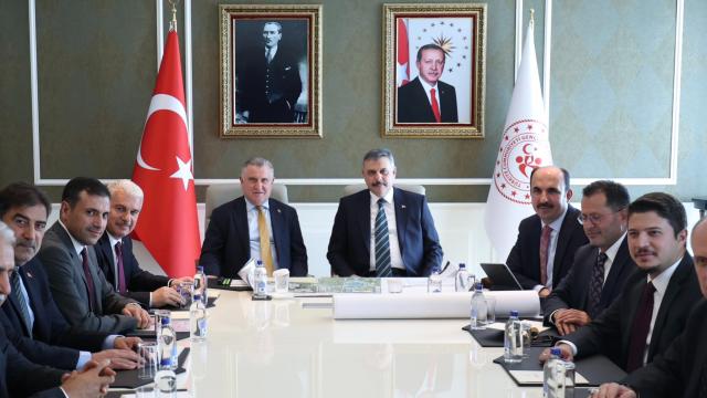 Bakan Bak, İçişleri Bakanı Çiftçi ile bir araya geldi haber görseli