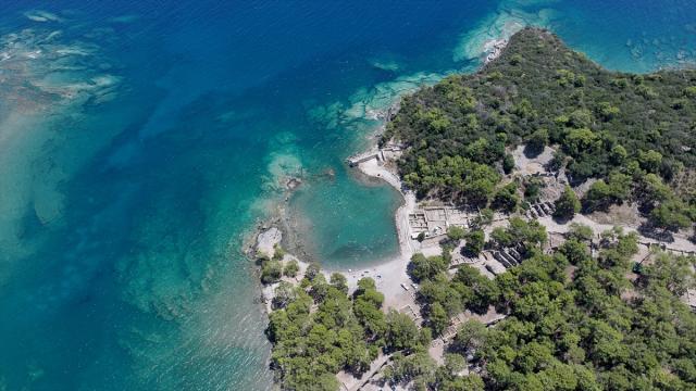 Tarih ile doğanın buluştuğu Phaselis, antik kalıntılar arasında yüzme deneyimi sunuyor