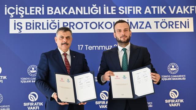 İçişleri Bakanlığı ile Sıfır Atık Vakfı arasında 'sıfır atık' işbirliği protokolü imzalandı haber görseli