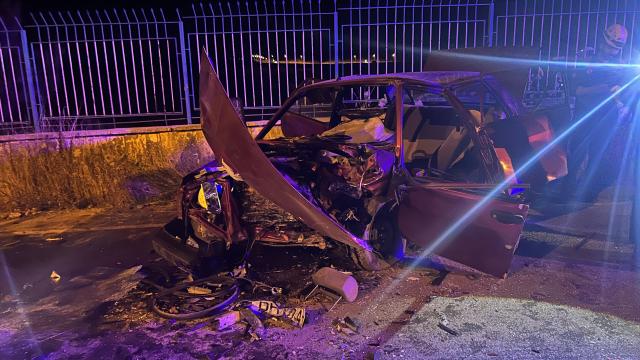Sivas'ta iki otomobilin çarpıştığı kazada 1 kişi öldü, 5 kişi yaralandı haber görseli