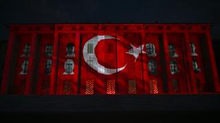 TBMM binasına 15 Temmuz şehitleri yansıtıldı
