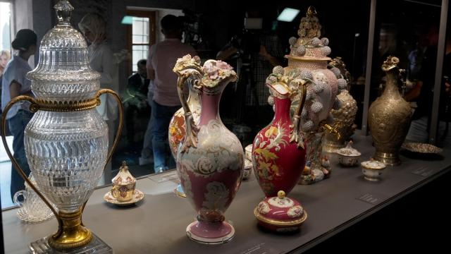 Topkapı Sarayı'nın Şerbethane bölümü 452 eserlik yeni seçkisiyle ziyarete açıldı