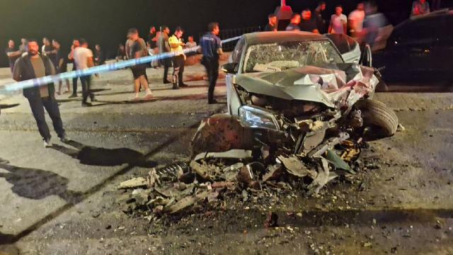 Hakkari'de iki otomobilin çarpıştığı kazada 7 kişi yaralandı haber görseli