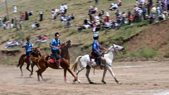 Kırgız Türklerinden Van'da '12. Ulupamir Kültür Şöleni'
