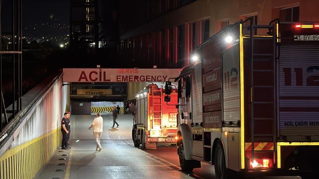 Kocaeli'de özel hastanenin yoğun bakım ünitesinde yangın: 2 kişi dumandan etkilendi haber görseli