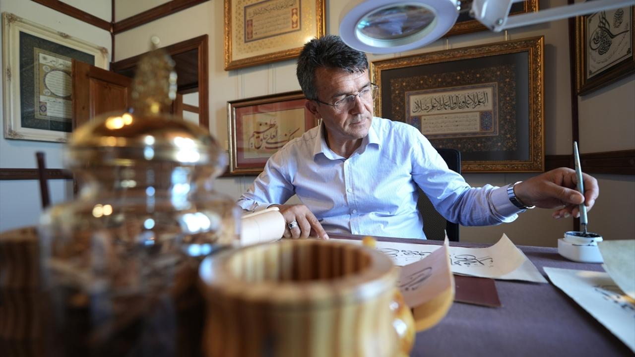 Hat sanatına hizmet ediyor