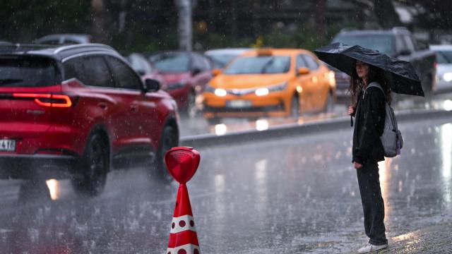 Meteorolojik uyarı verilen illerde 18 bin 705 personel görevlendirildi haber görseli