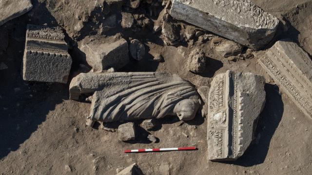 Aspendos Antik Kenti'nde "sağlık tanrısı Asklepios"un 1800 yıllık heykeli bulundu