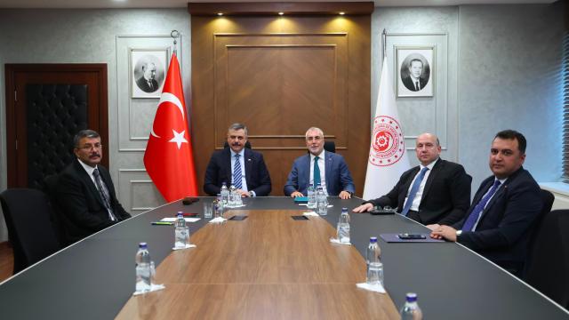 Bakan Işıkhan, Bakan Çiftçi ile görüştü haber görseli