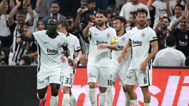 Beşiktaş, Midtjylland'ı 10 mağlup etti haber görseli