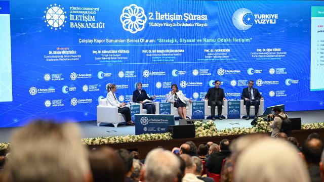 2. İletişim Şurası'nın ikinci gününde panel oturumları yapıldı haber görseli