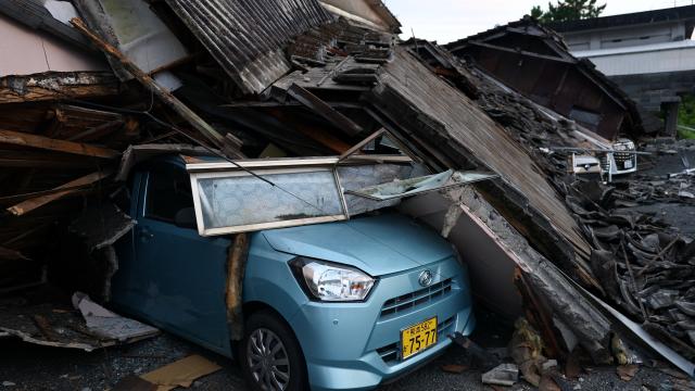 Japonya'da 7,1 büyüklüğündeki depremde ölenlerin sayısı 14'e yükseldi haber görseli