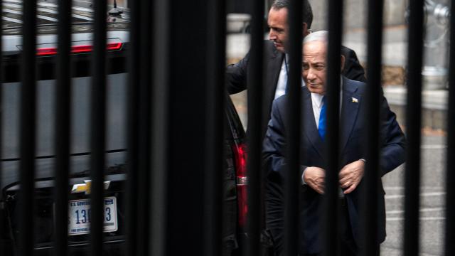 Beyaz Saray önünde katil İsrail Başbakanı Netanyahu protesto edildi haber görseli