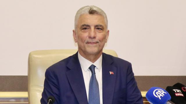 Bakan Bolat: Sarp Gümrük Kapısı, Asya ülkelerine açılan çok önemli bir geçiş koridoru haber görseli