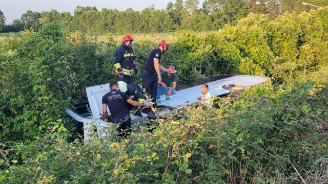 Samsun'da halk otobüsü devrildi: 15 yaralı haber görseli