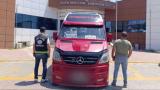 Ters şeritten giden minibüsün sürücüsünün ehliyetine el konuldu