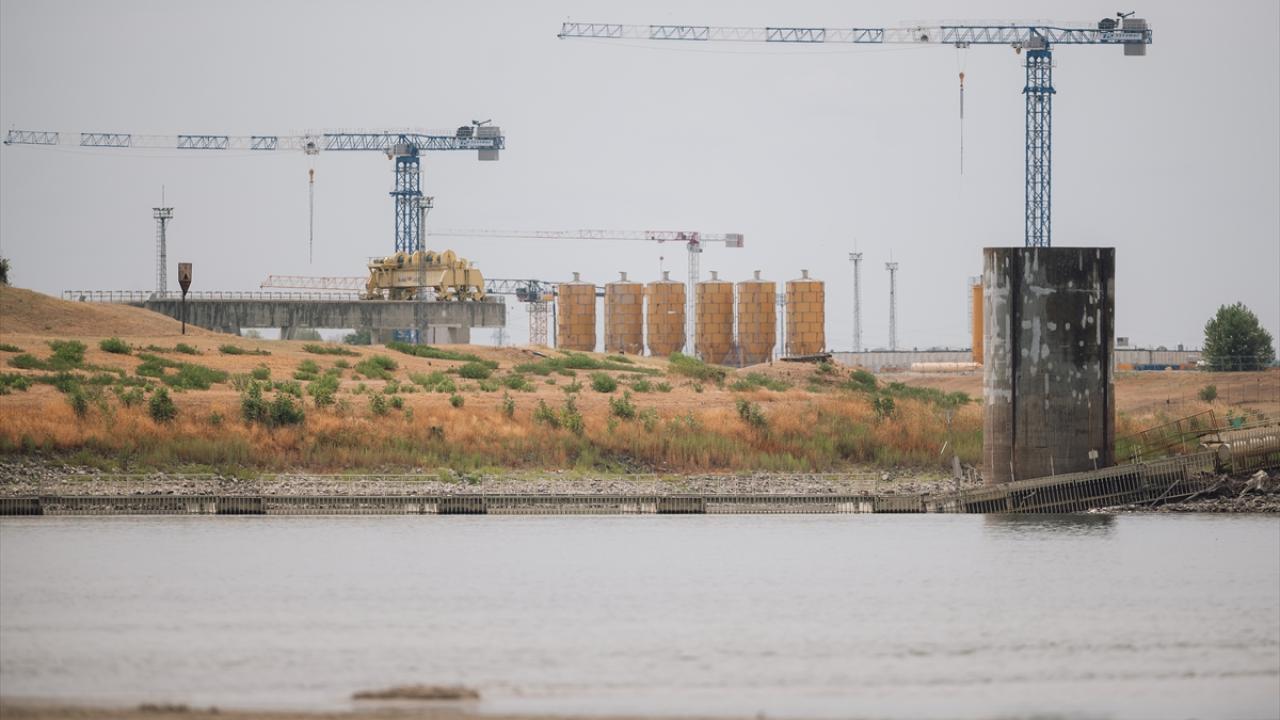 Tuna Nehri'nde azalan su seviyesi Paks Nükleer Santrali'nin faaliyetlerini düşürdü