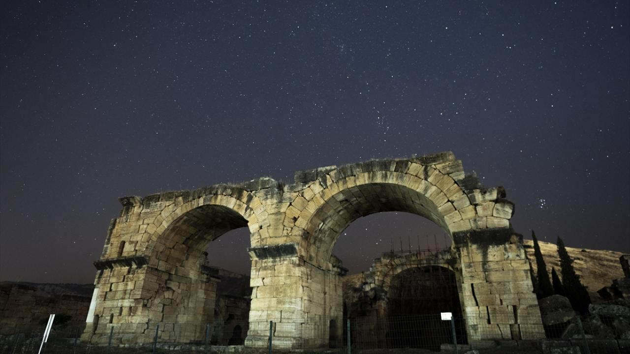 Perseid meteor yağmuru Hierapolis Antik Kenti`nde görüntülendi