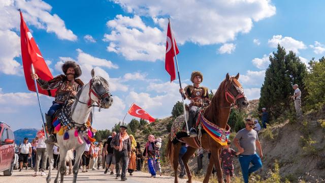 Antalya'da Yörükler 'Keşkek Şöleni'nde buluştu