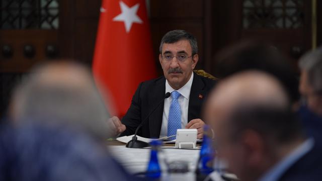 Cevdet Yılmaz: Kadınların iş gücüne katılımını yüzde 40'ın üzerine yükseltmeyi hedefliyoruz haber görseli