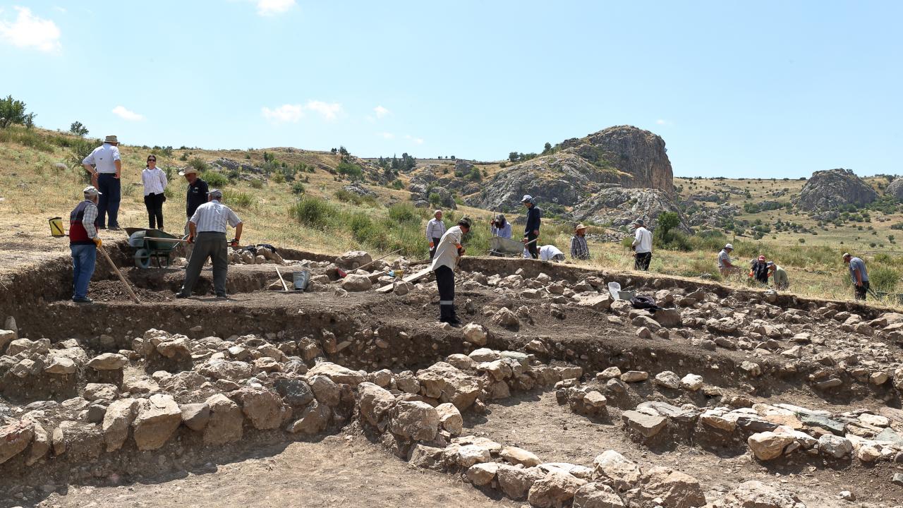 Hattuşa'nın 8 bin yıllık geçmişini 5 ülkeden 55 bilim insanı araştırıyor