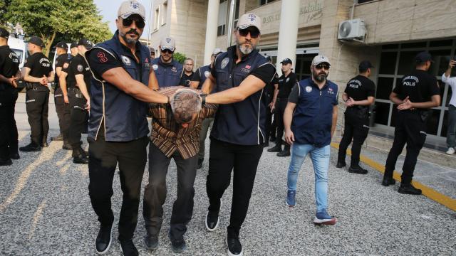 FETÖ firarisi Karatepe'nin gömdüğü mühimmatlar aranıyor haber görseli