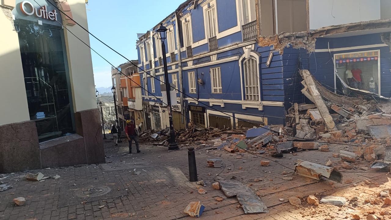 Kolombiya’da 7,4 büyüklüğünde deprem