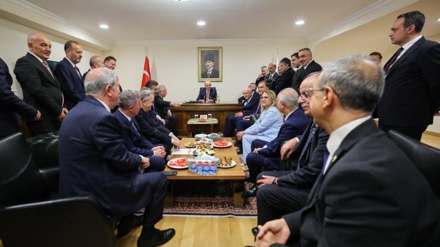 TBMM Başkanı Numan Kurtulmuş, kulisleri ziyaret etti haber görseli