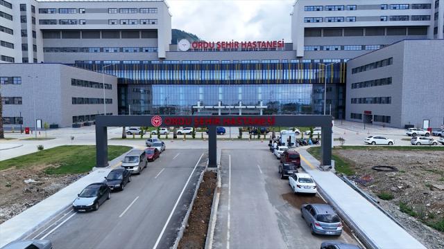 Ordu Şehir Hastanesi hasta kabulü için gün sayıyor