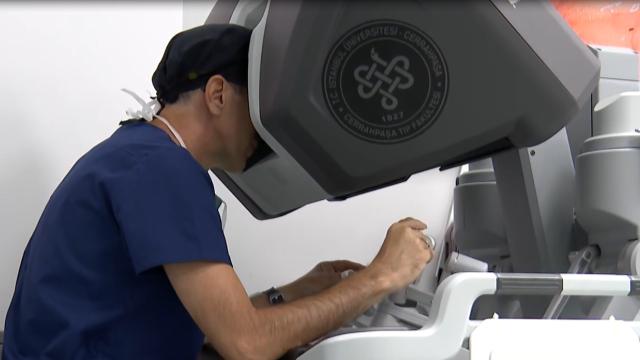 Türkiye'de bir ilk: Meme kanserinde robotik cerrahi dönemi
