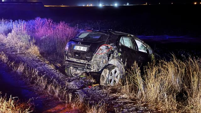 Kayseri'de devrilen otomobildeki 1 çocuk öldü, 3 kişi yaralandı haber görseli