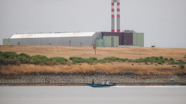 Tuna Nehri'nde azalan su seviyesi Paks Nükleer Santrali'nin faaliyetlerini düşürdü