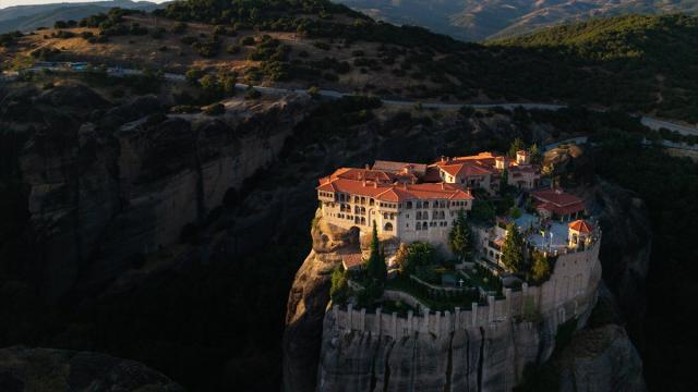 Yunanistan'ın dini ve kültürel mirası Meteora ziyaretçilerini ağırlıyor