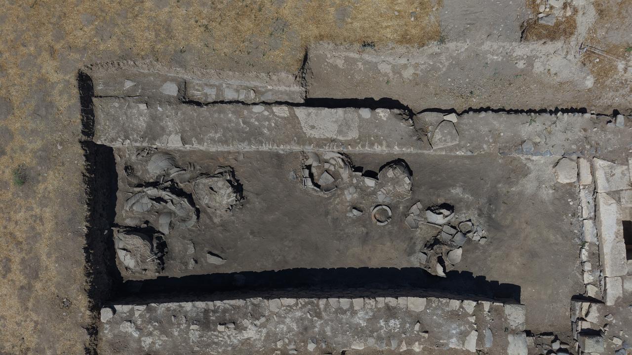 "84 metrekarelik mozaiğin ardından Roma villası ve çocuk mezarı çıktı"