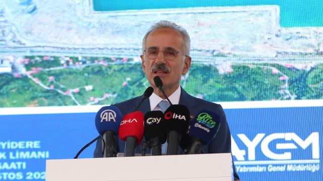 Bakan Uraloğlu: İyidere Lojistik Limanı yüzde 82 fiziki gerçekleşme seviyesine ulaştı haber görseli