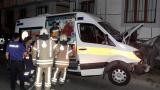 Hasta taşıyan ambulans kaza yaptı: 3 sağlık çalışanı yaralandı