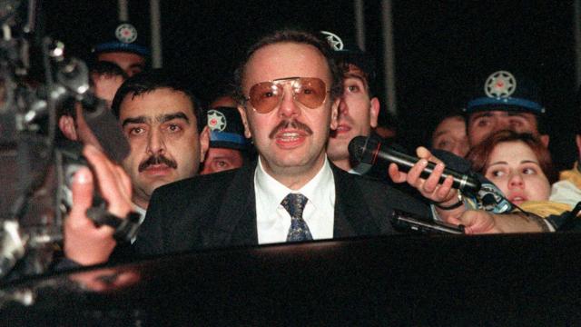 Eski Bakan Denizolgun'un mezarı açıldı haber görseli