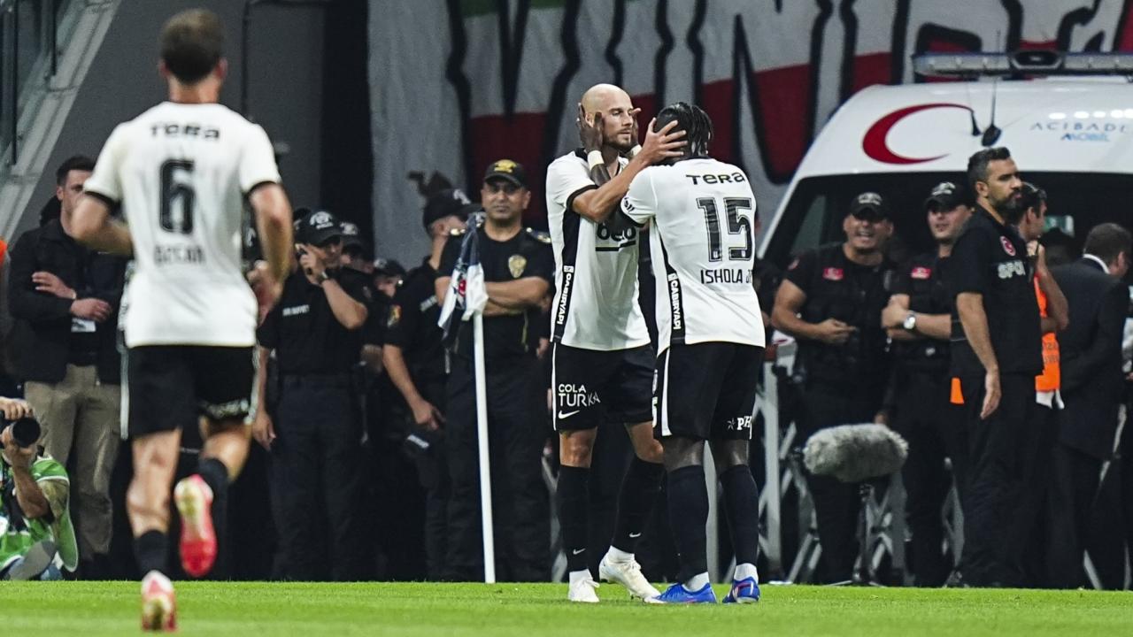 Beşiktaş, Avrupa Ligi'nde playoff turuna yükseldi