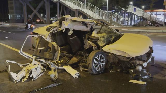 Büyükçekmece'de zincirleme trafik kazası: 3 kişi yaralandı haber görseli
