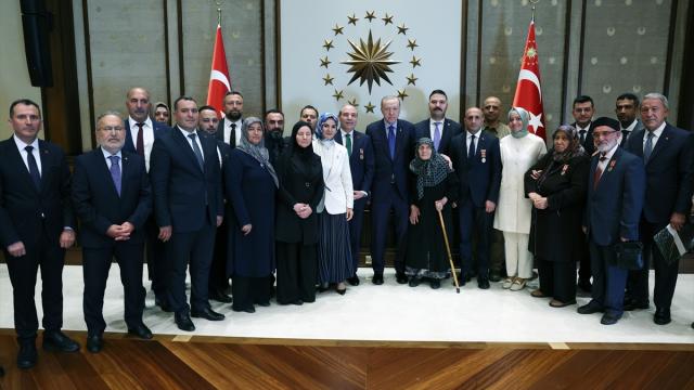 Cumhurbaşkanı Erdoğan şehit ailelerini kabul etti