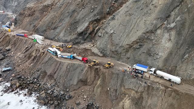 Şiddetli yağmur, Güney Pan-Amerika Otoyolu’nda felakete yol açtı