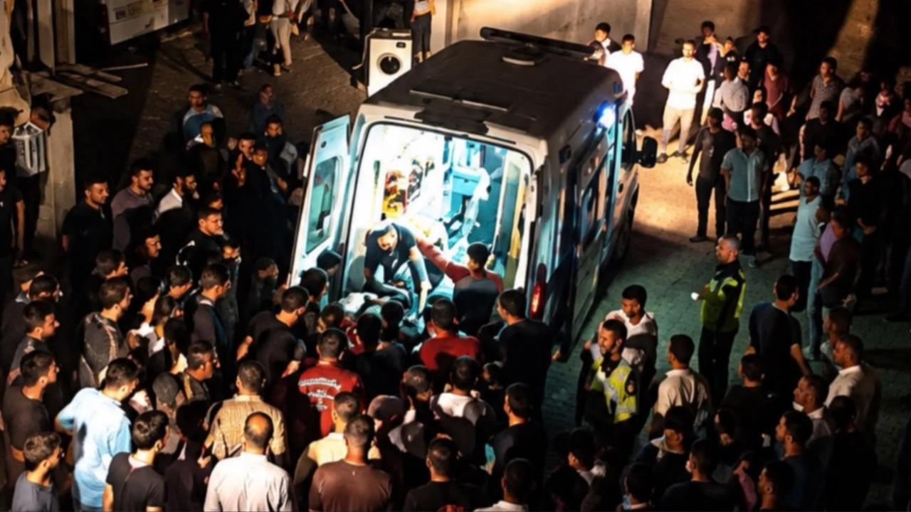 İtfaiye aracının sepetiyle duvar arasında sıkışan uzman çavuş yaşamını yitirdi