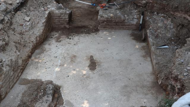 Hatay'da altyapı çalışmasında mozaik ve duvar kalıntıları bulundu