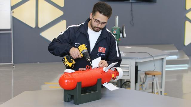 Karabük Üniversitesi öğrencileri, TEKNOFEST Su Altı Roket Yarışması'nda birincilik hedefliyor