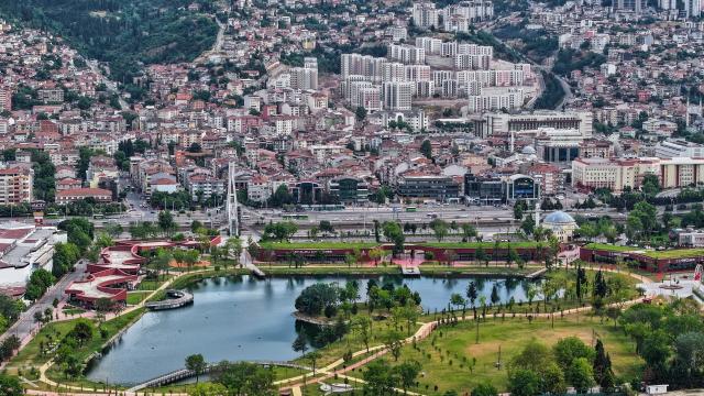 Marmara Depremi'nin üzerinden 27 yıl geçti
