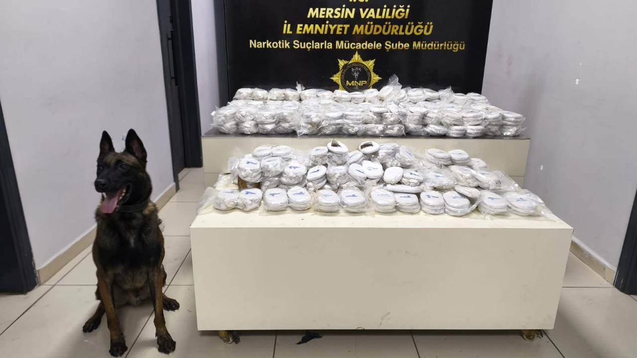 Mersin'de uyuşturucu operasyonu: 3 kilo 490 gram kokain ele