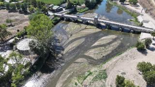 Tunca Nehri'nde kum adacıkları oluştu