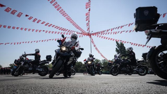 Ankara'da eğitimlerini tamamlayan 67 yunus polisi mezun oldu